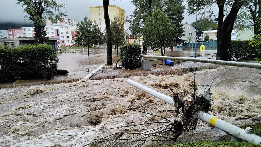 Poškozený plynovod na Jesenicku